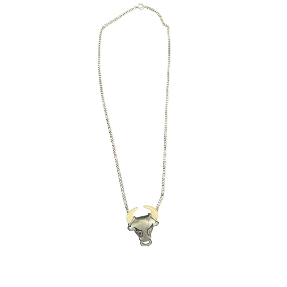 Avon Silver Tone Bull Head Necklace Pendant Charm Taurus Zodiac Gift